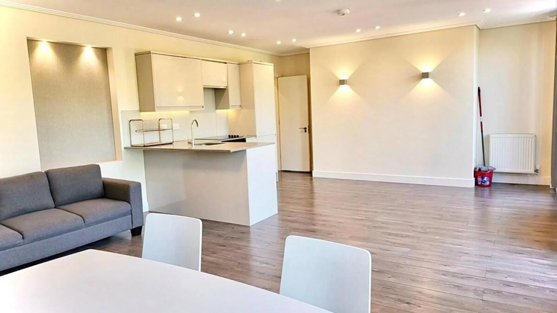 London Riverside Apartment Retreat contacts